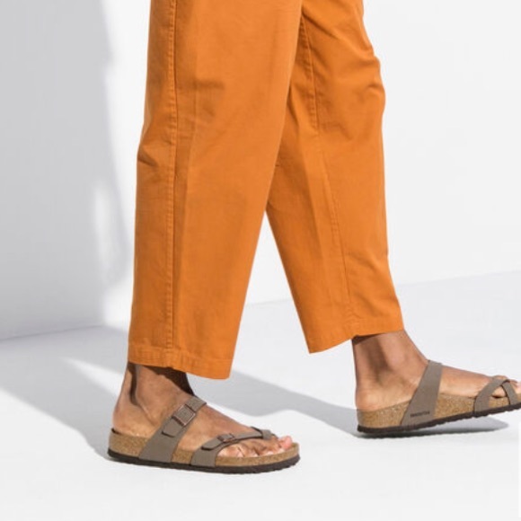 NWT Birkenstock Sandal Mayari
Birkibuc Mocha Brown copper buckle. New. - Picture 15 of 15